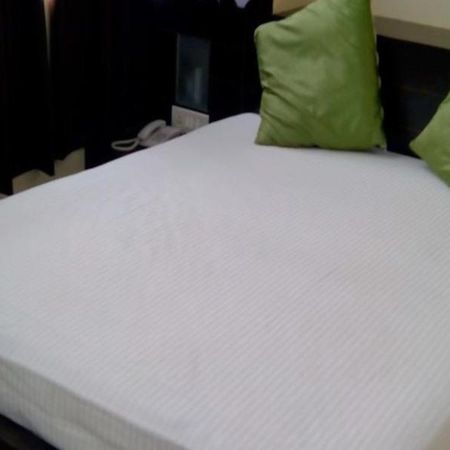 לקנאו Hotel R K International מראה חיצוני תמונה