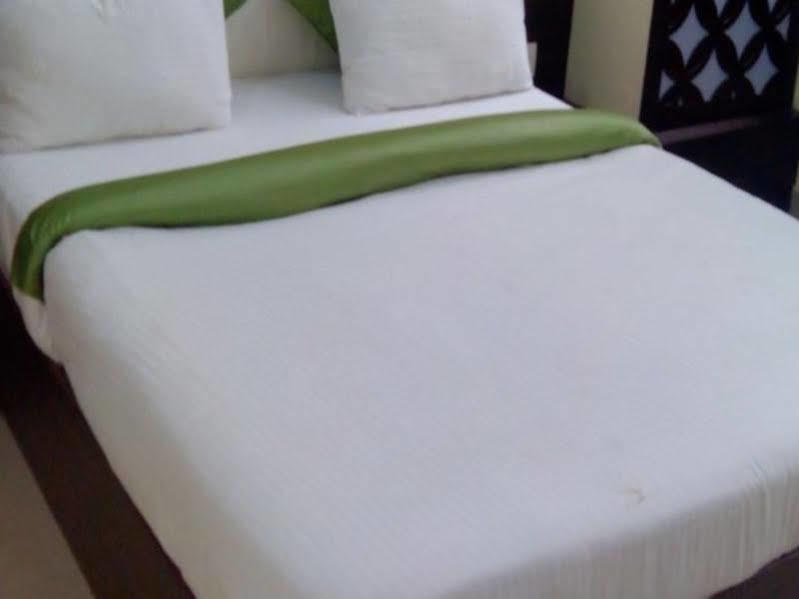 לקנאו Hotel R K International מראה חיצוני תמונה